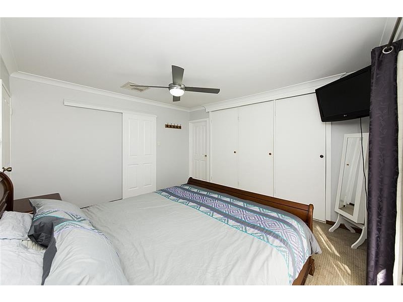 17 Emerald Place, Mount Richon WA 6112