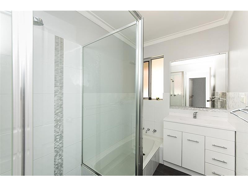 17 Emerald Place, Mount Richon WA 6112