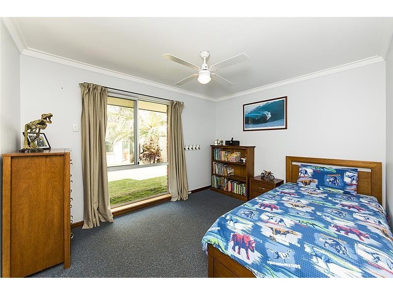 17 Emerald Place, Mount Richon WA 6112