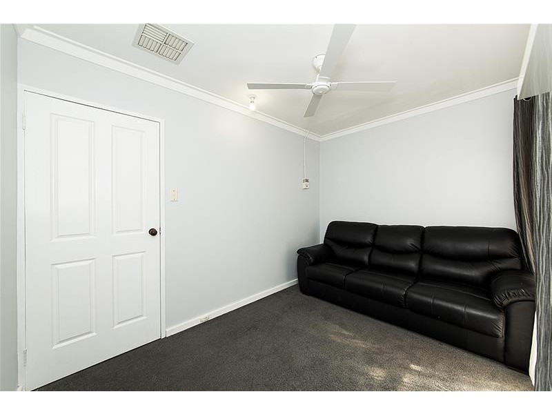 17 Emerald Place, Mount Richon WA 6112