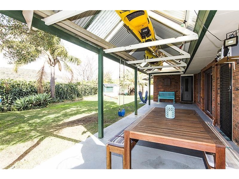 17 Emerald Place, Mount Richon WA 6112