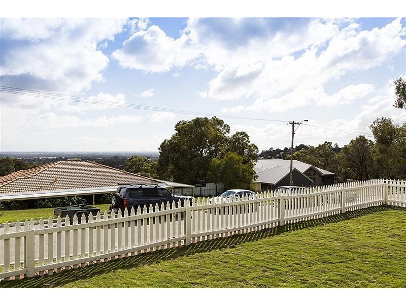 17 Emerald Place, Mount Richon WA 6112