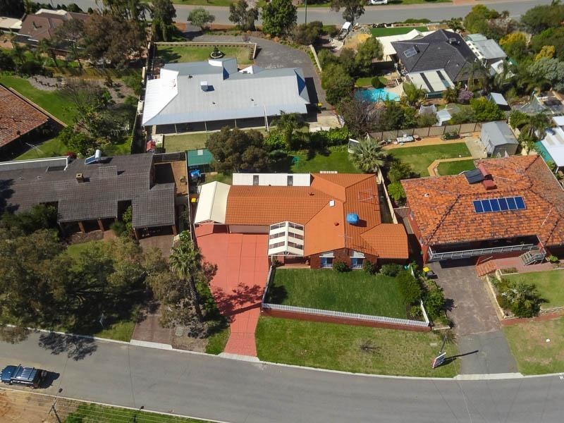 17 Emerald Place, Mount Richon WA 6112