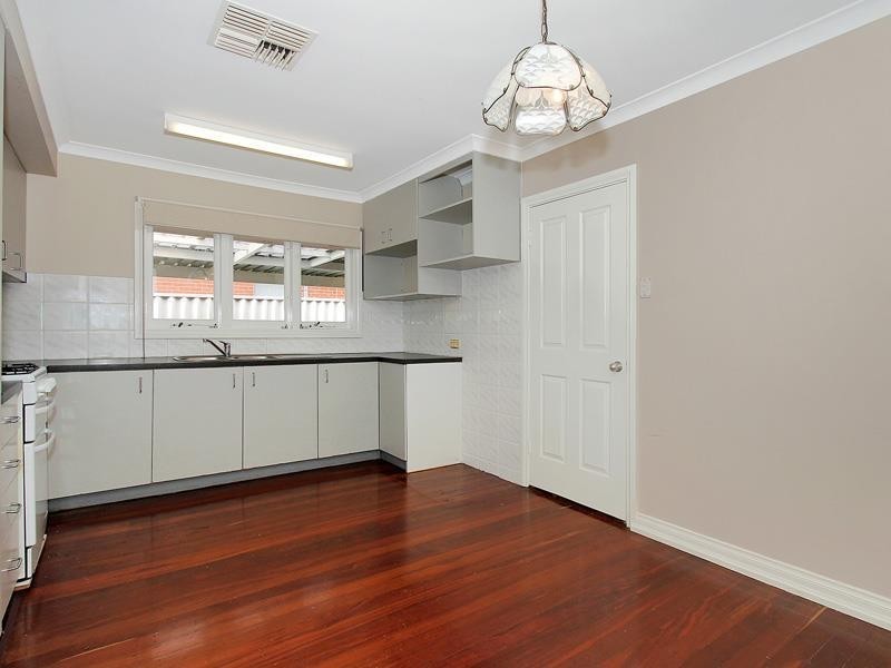 4 Clark Way, Orelia WA 6167