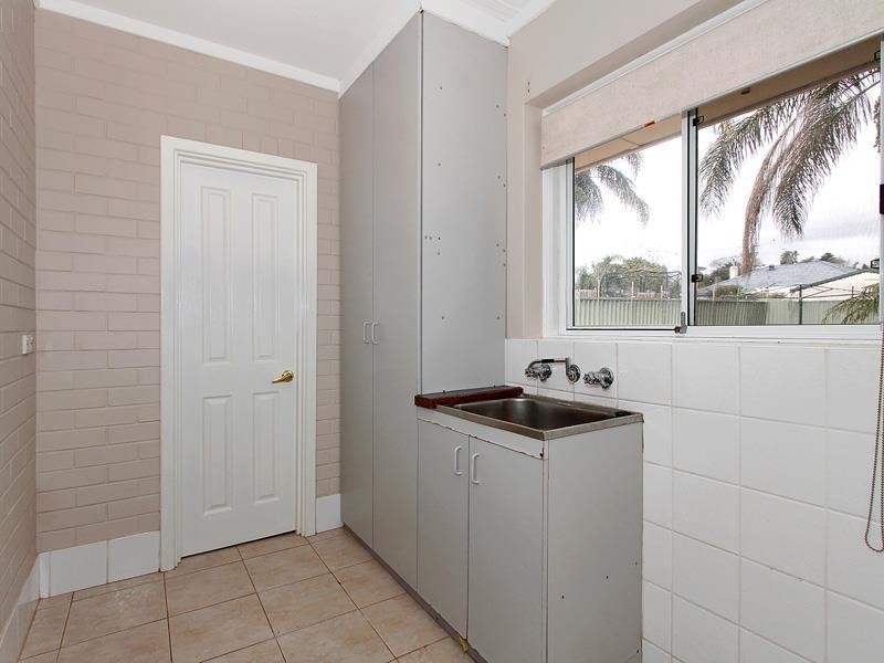 4 Clark Way, Orelia WA 6167