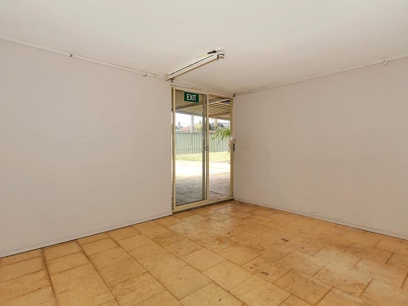 4 Clark Way, Orelia WA 6167