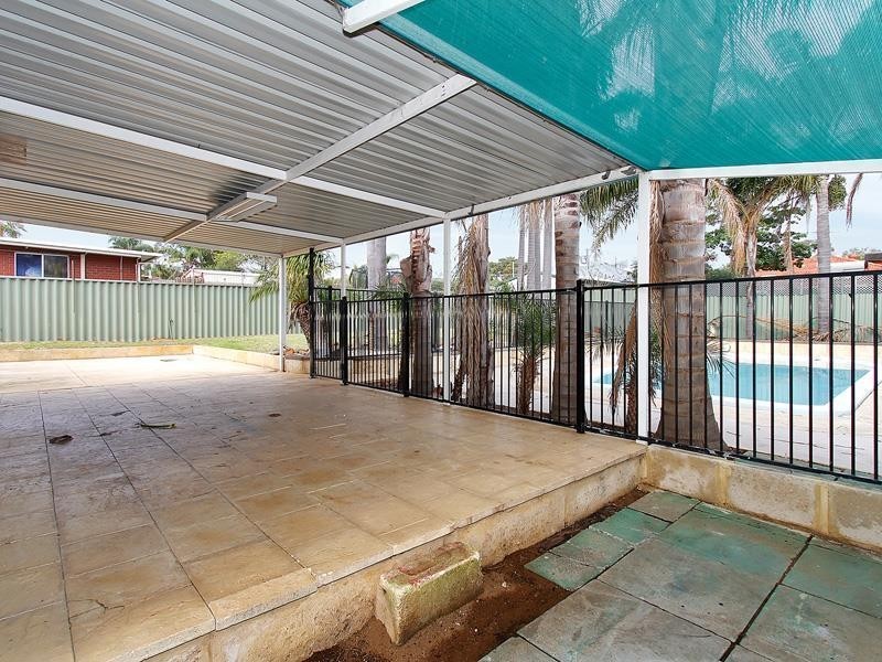 4 Clark Way, Orelia WA 6167