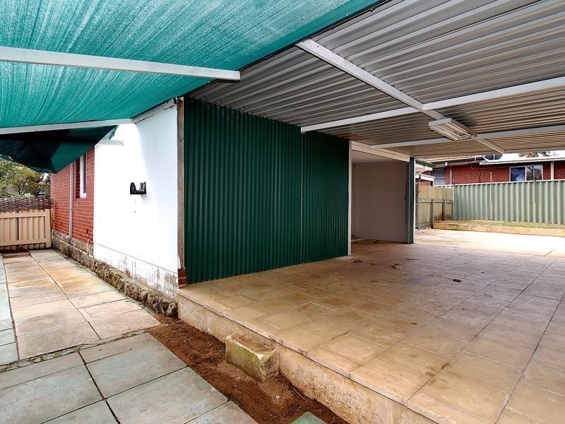 4 Clark Way, Orelia WA 6167