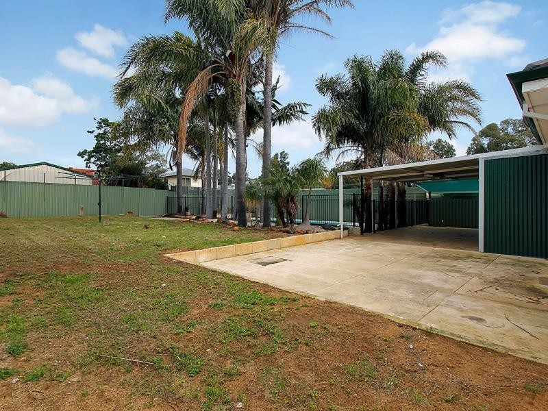 4 Clark Way, Orelia WA 6167