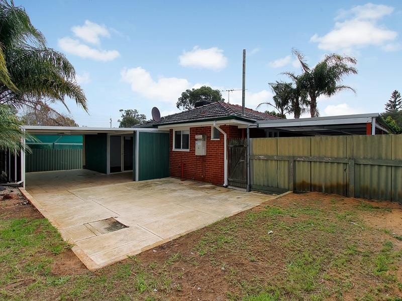 4 Clark Way, Orelia WA 6167