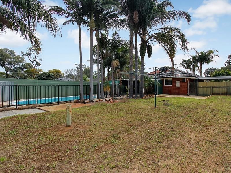 4 Clark Way, Orelia WA 6167