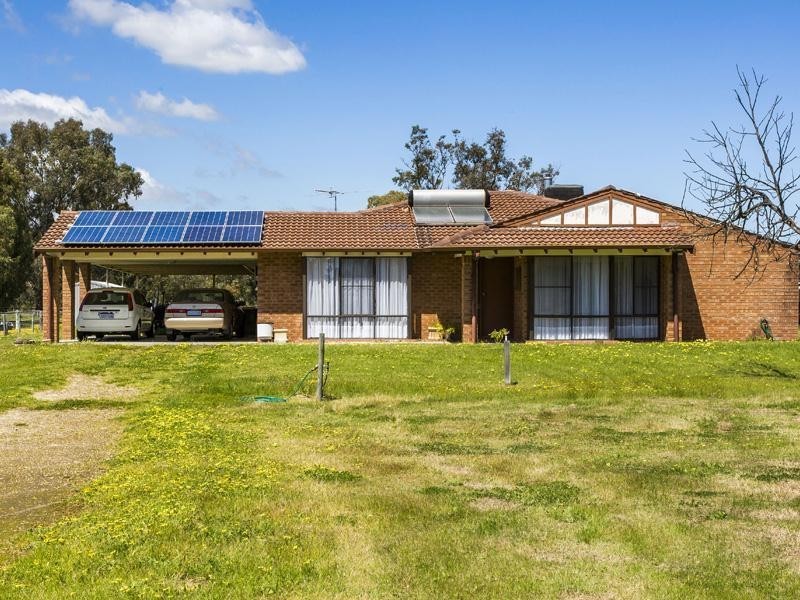 197 Blair Road, Oakford WA 6121
