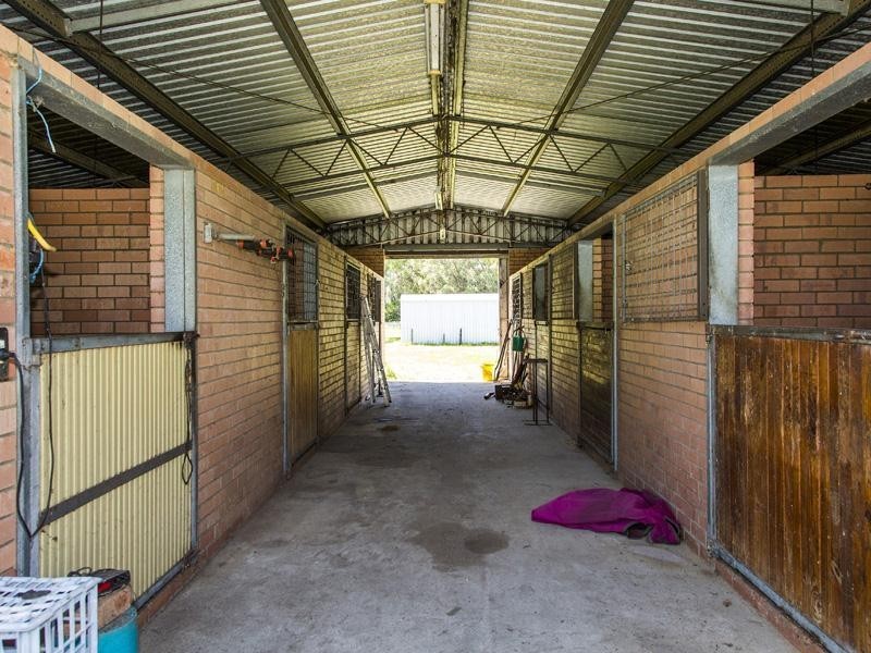 197 Blair Road, Oakford WA 6121