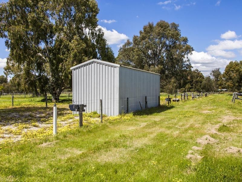 197 Blair Road, Oakford WA 6121