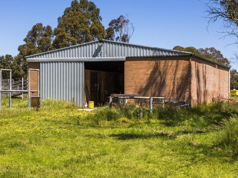 197 Blair Road, Oakford WA 6121