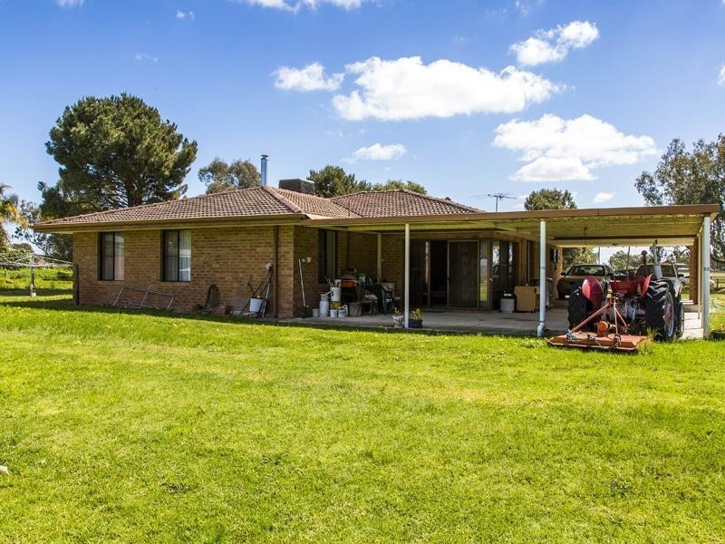 197 Blair Road, Oakford WA 6121