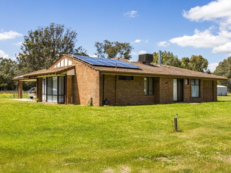 197 Blair Road, Oakford WA 6121
