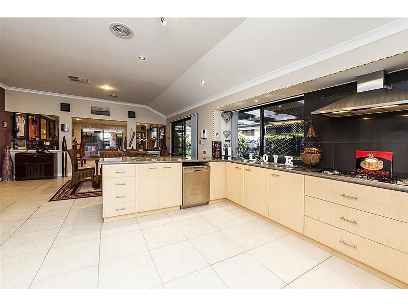 48 Brindabella Avenue, Rockingham WA 6168