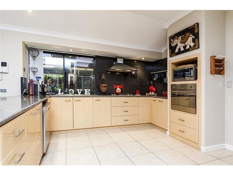 48 Brindabella Avenue, Rockingham WA 6168