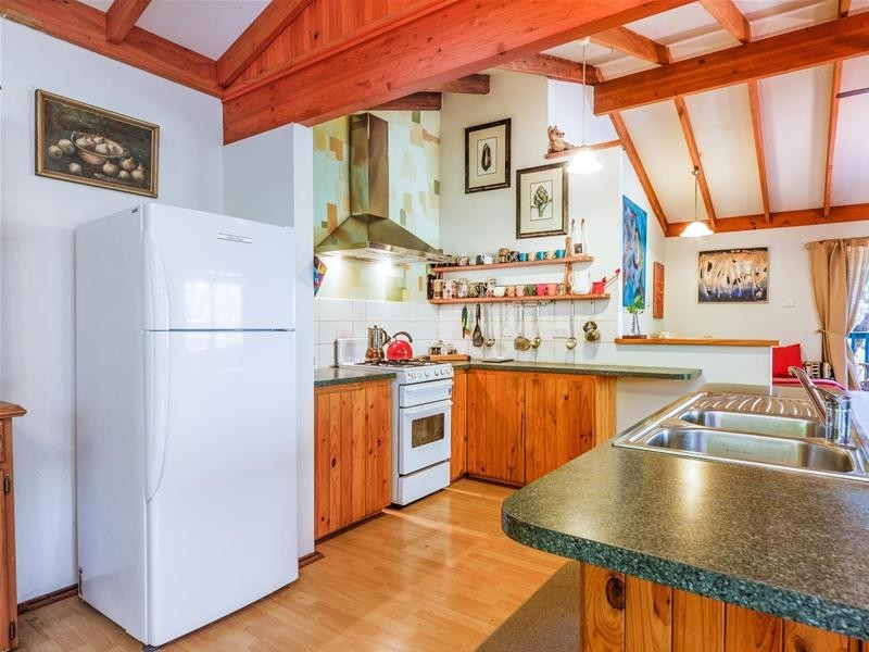 15 Possum Place, Kelmscott WA 6111