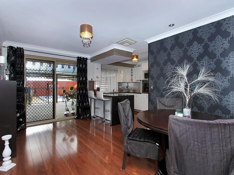 74 Ravenscroft Way, Kelmscott WA 6111