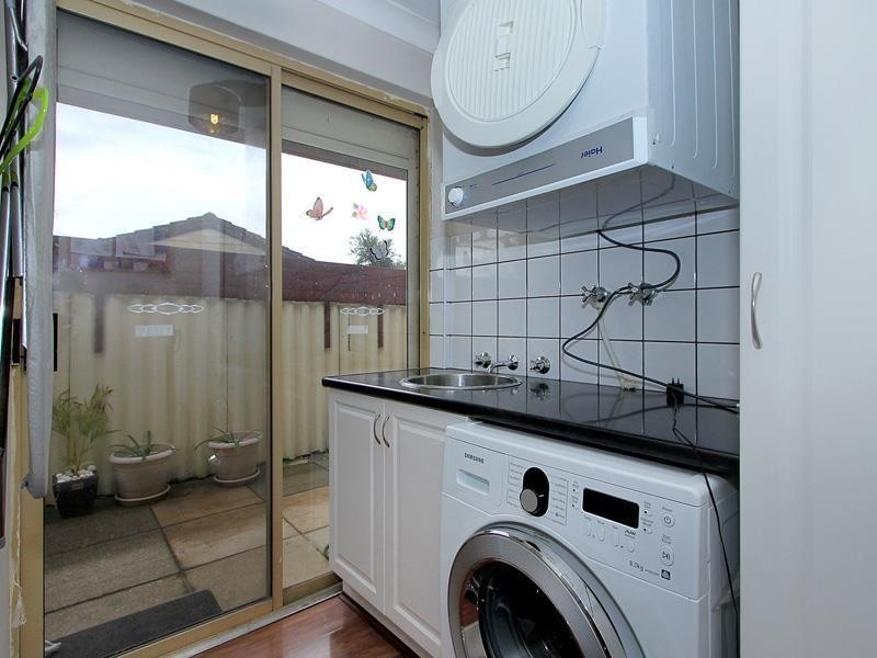 74 Ravenscroft Way, Kelmscott WA 6111