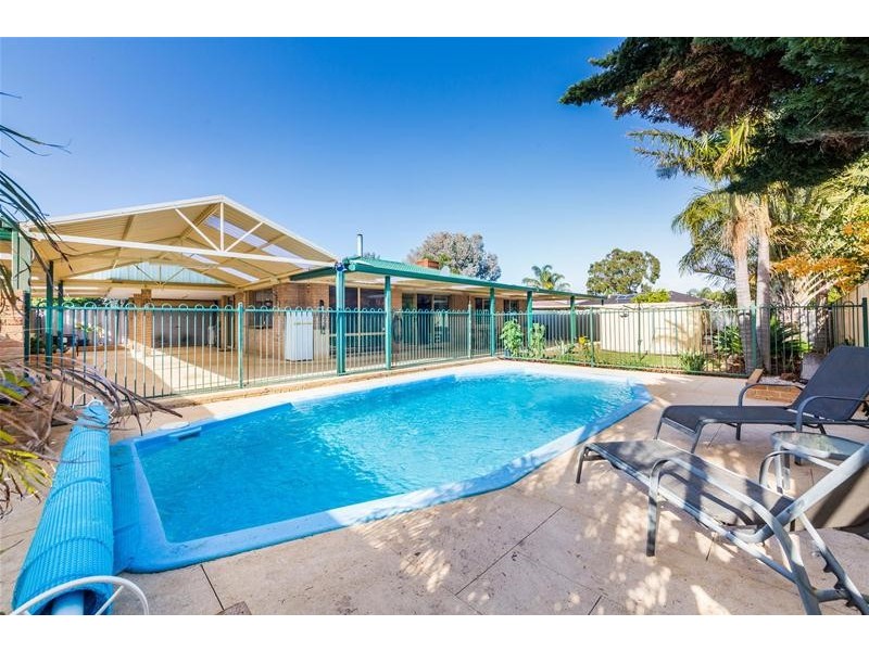 1 Ralphs Street, Seville Grove WA 6112