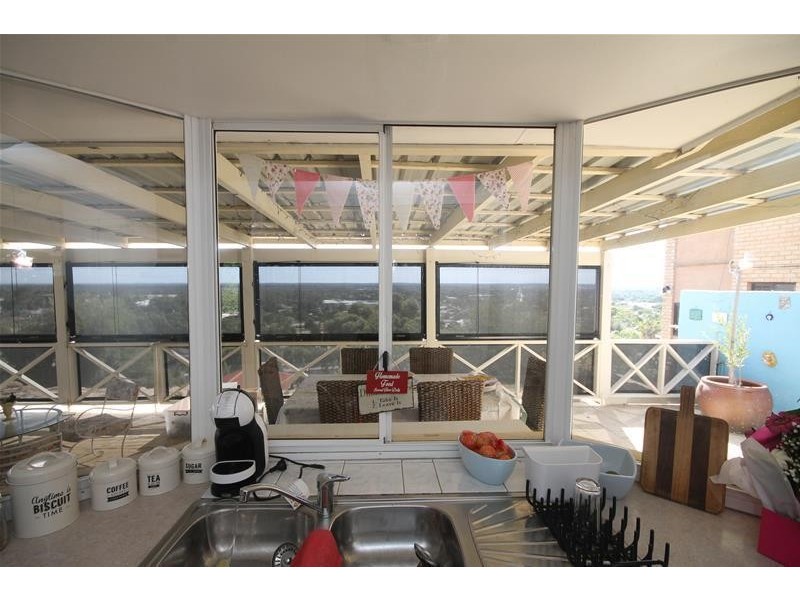 26 Wangoola Terrace, Mount Nasura WA 6112