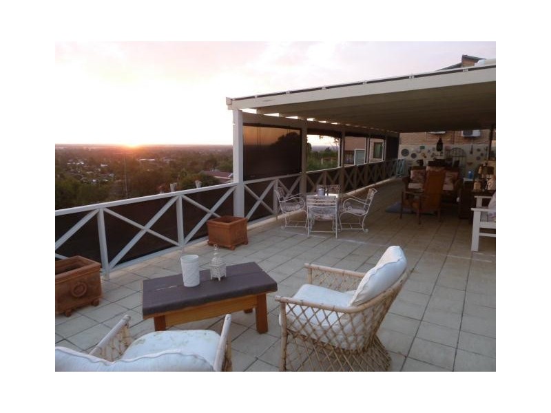 26 Wangoola Terrace, Mount Nasura WA 6112