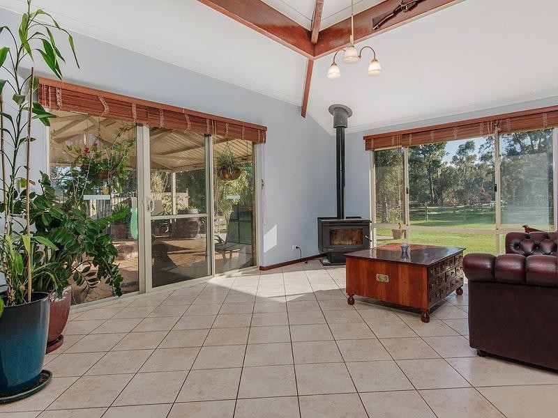 26 Karbro Drive, Cardup WA 6122