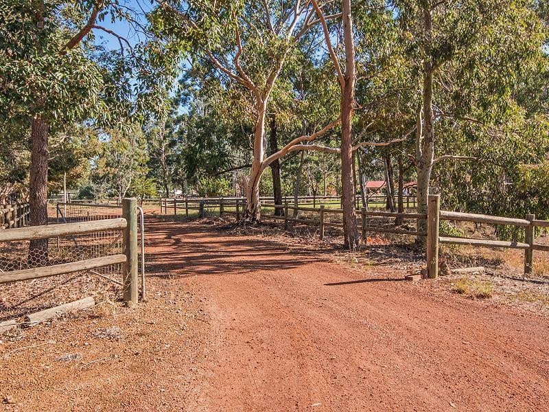 26 Karbro Drive, Cardup WA 6122