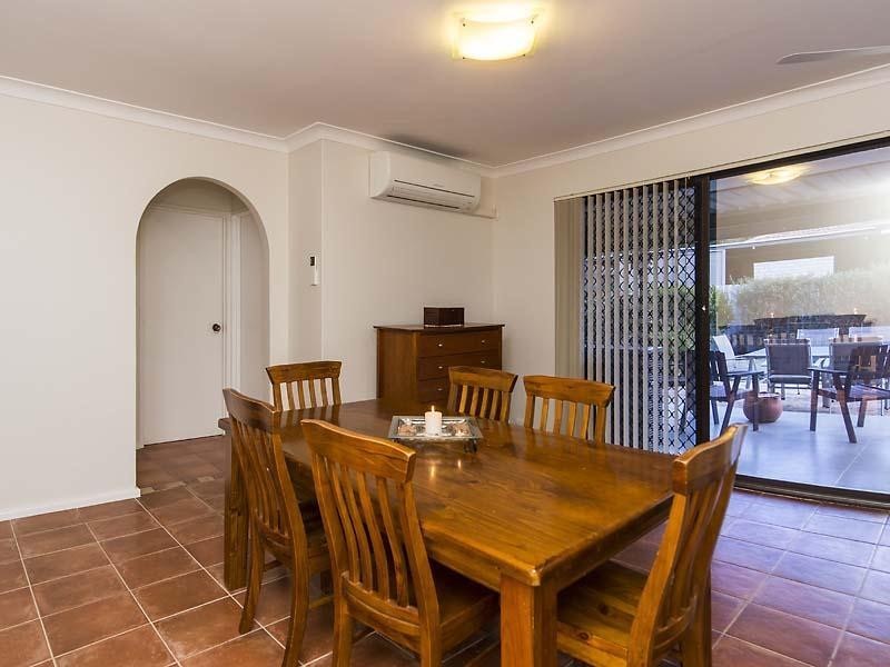 34 Inverness Circle, Camillo WA 6111