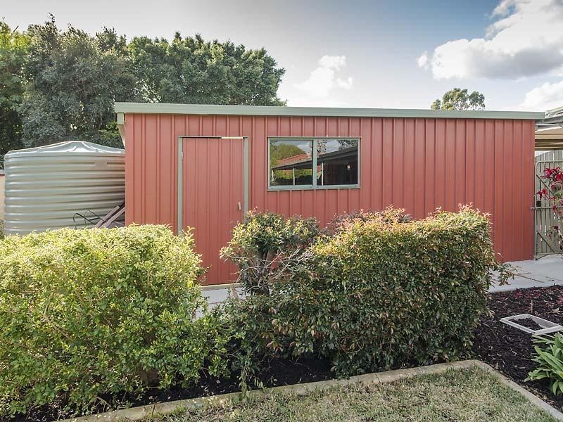 34 Inverness Circle, Camillo WA 6111