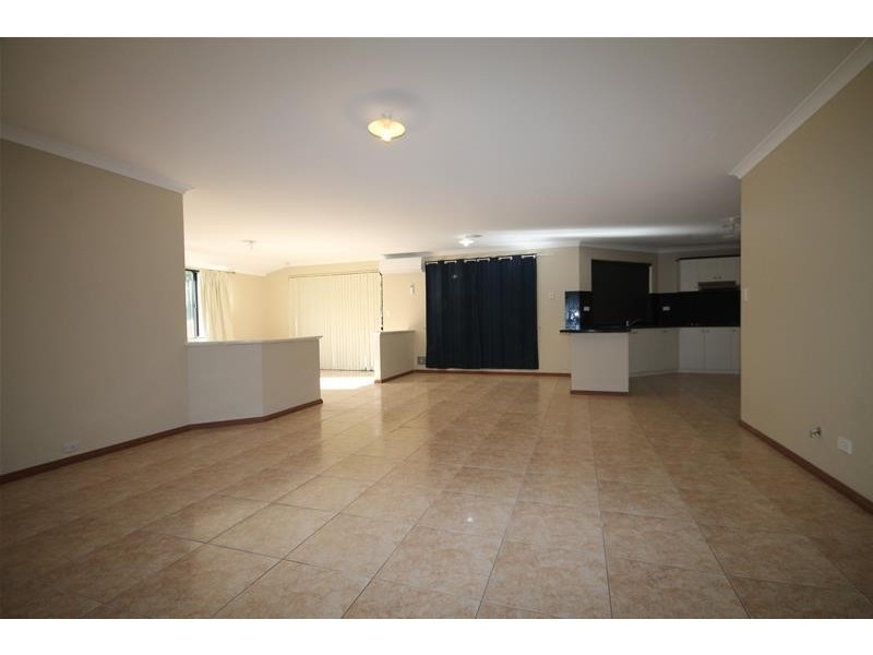 28 Dunn Close, Seville Grove WA 6112