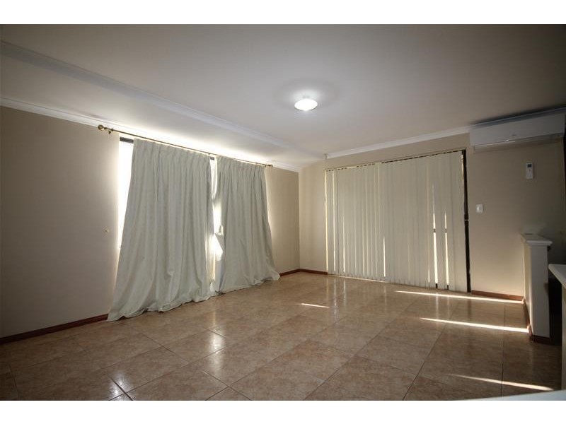 28 Dunn Close, Seville Grove WA 6112