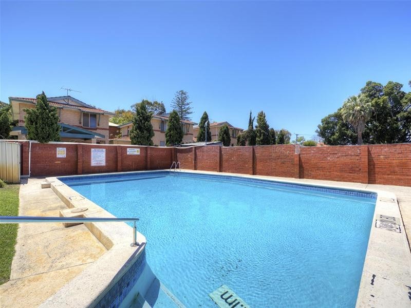 1/8 Hampton Street, Burswood WA 6100