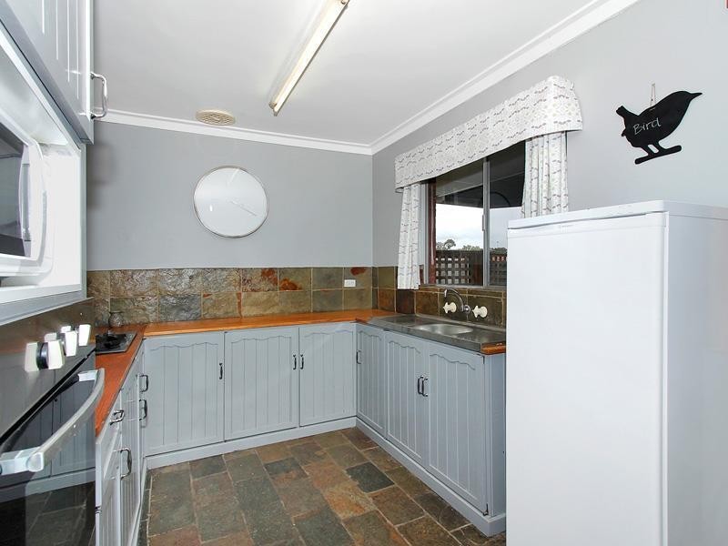 9 Reeves Court, Kelmscott WA 6111