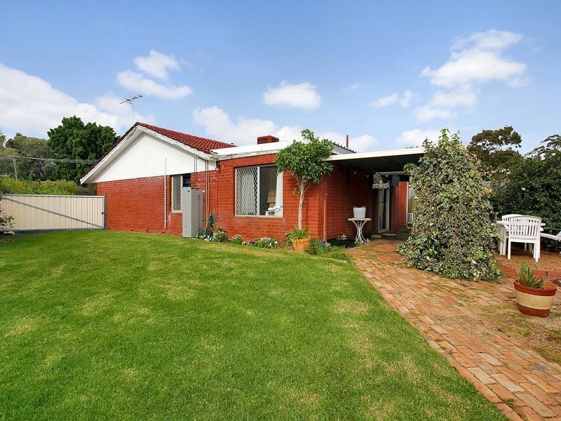 9 Reeves Court, Kelmscott WA 6111