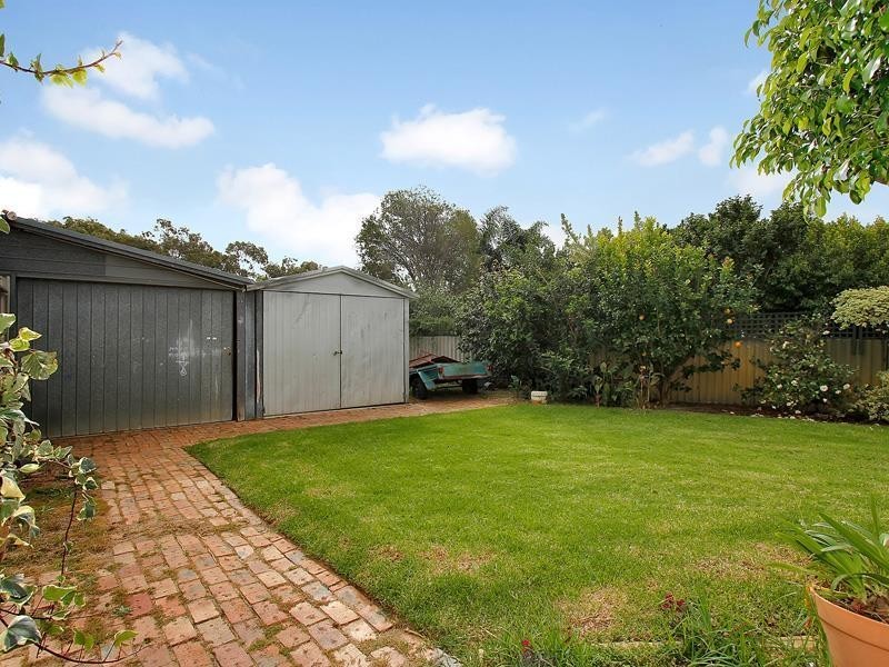 9 Reeves Court, Kelmscott WA 6111
