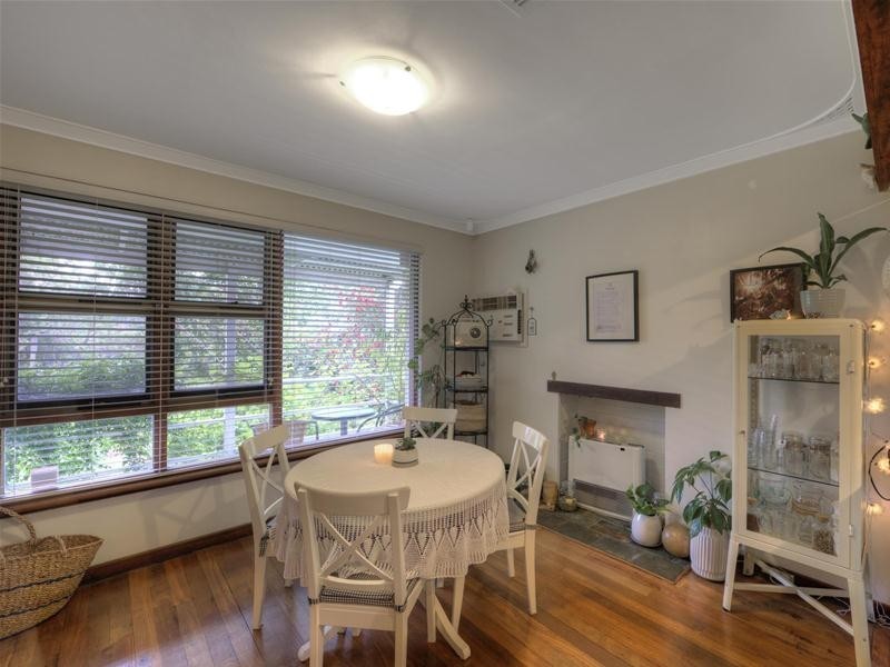 51 Sampson Road, Lesmurdie WA 6076