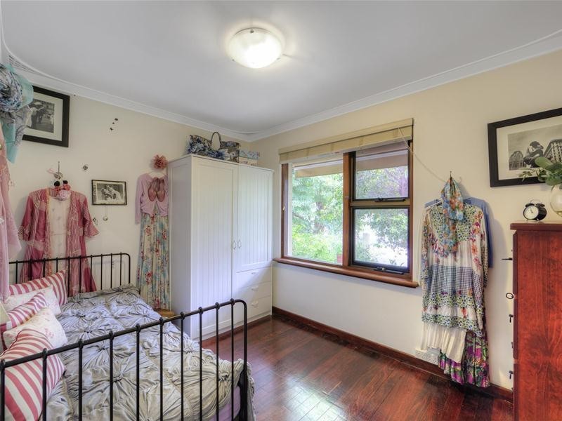 51 Sampson Road, Lesmurdie WA 6076