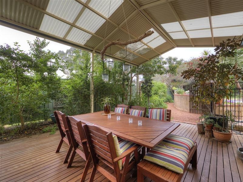 51 Sampson Road, Lesmurdie WA 6076