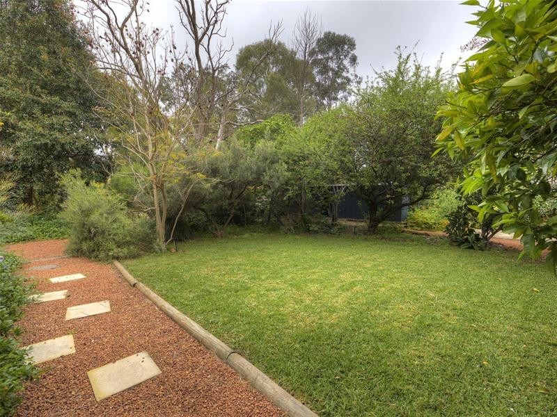 51 Sampson Road, Lesmurdie WA 6076