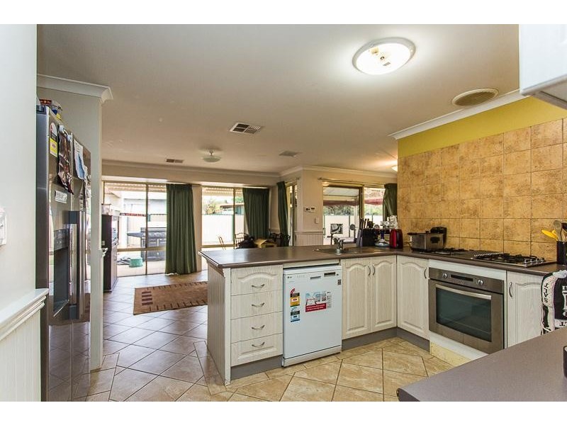 14 Bateman Street, Byford WA 6122