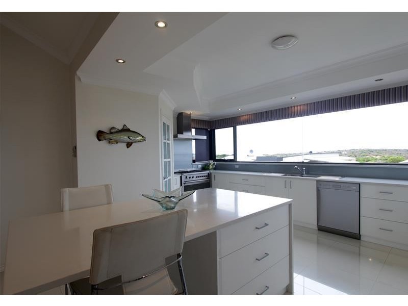 8 Terry Deschamps Way, Denham WA 6537