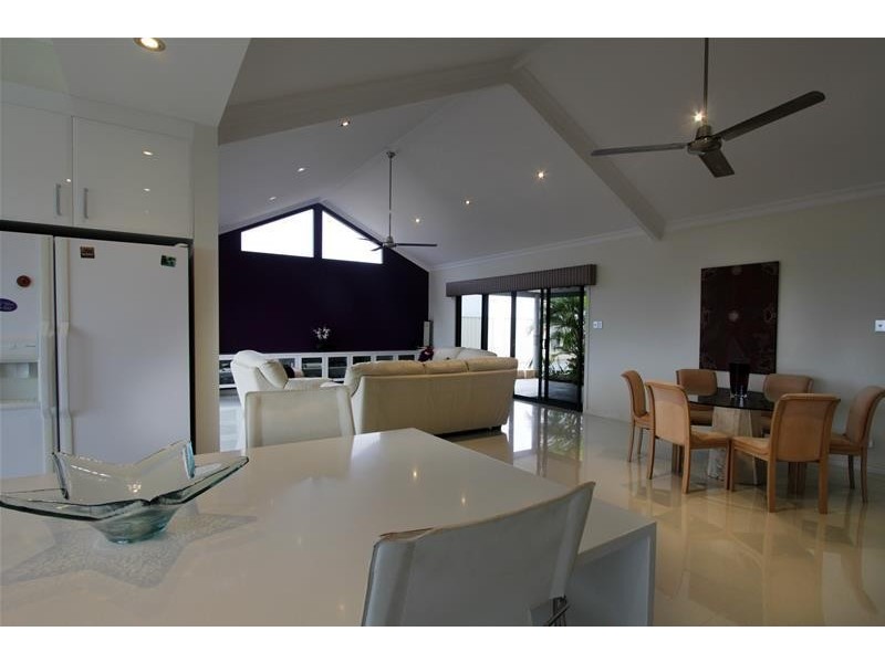 8 Terry Deschamps Way, Denham WA 6537