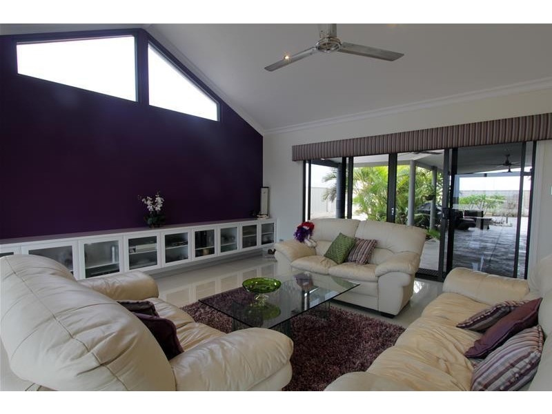 8 Terry Deschamps Way, Denham WA 6537