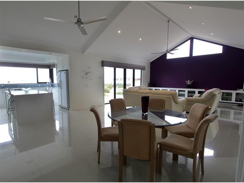 8 Terry Deschamps Way, Denham WA 6537