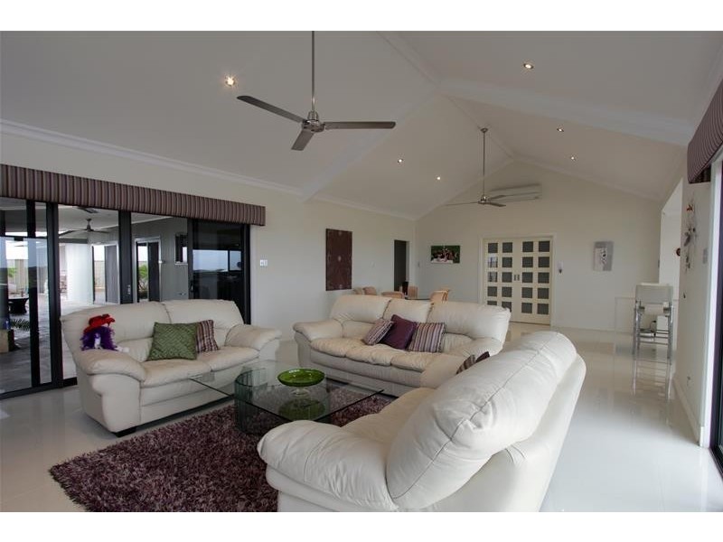 8 Terry Deschamps Way, Denham WA 6537