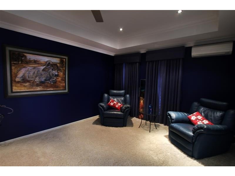 8 Terry Deschamps Way, Denham WA 6537